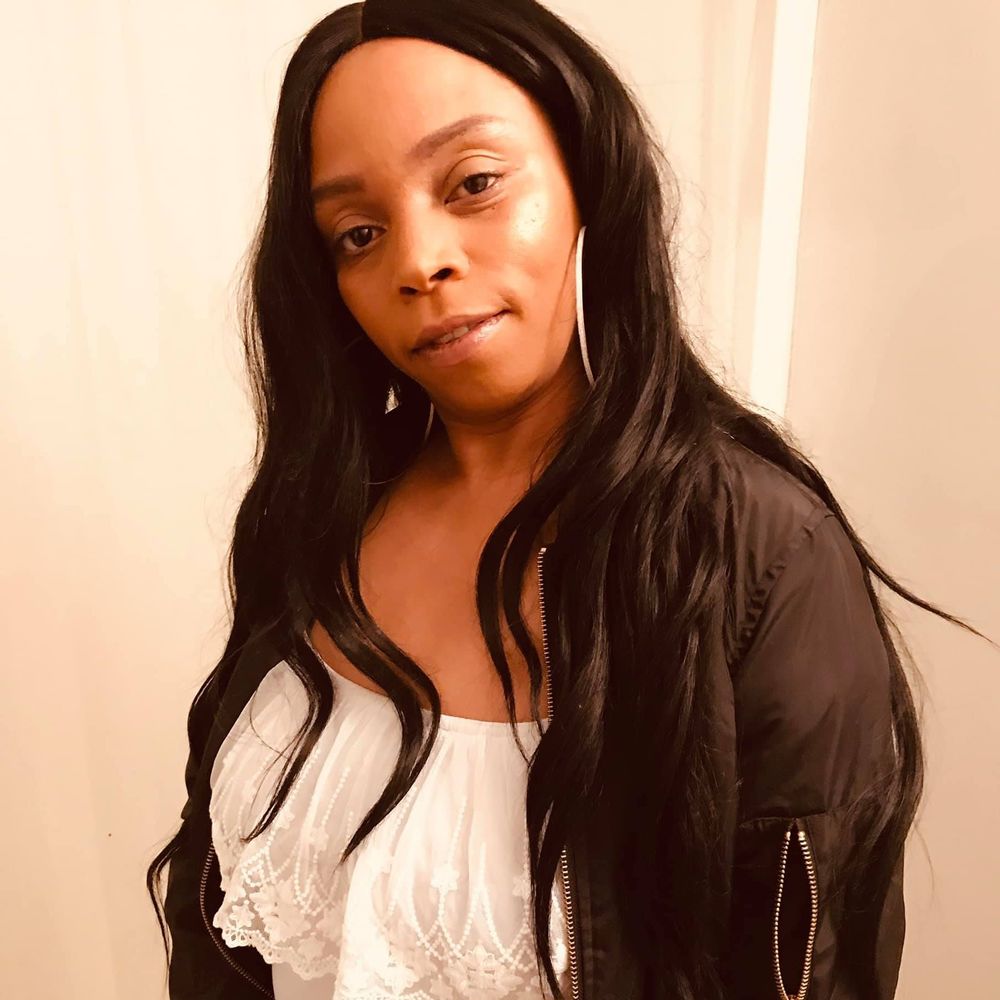 Meet your Posher, Nini